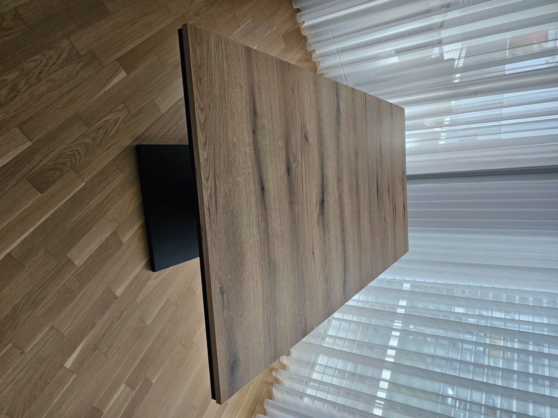 Tables: Tisch Lucy Dekor Eiche Evoke, schwarz, gebraucht – D'occasion à Brunnen par ble_w7lp 1