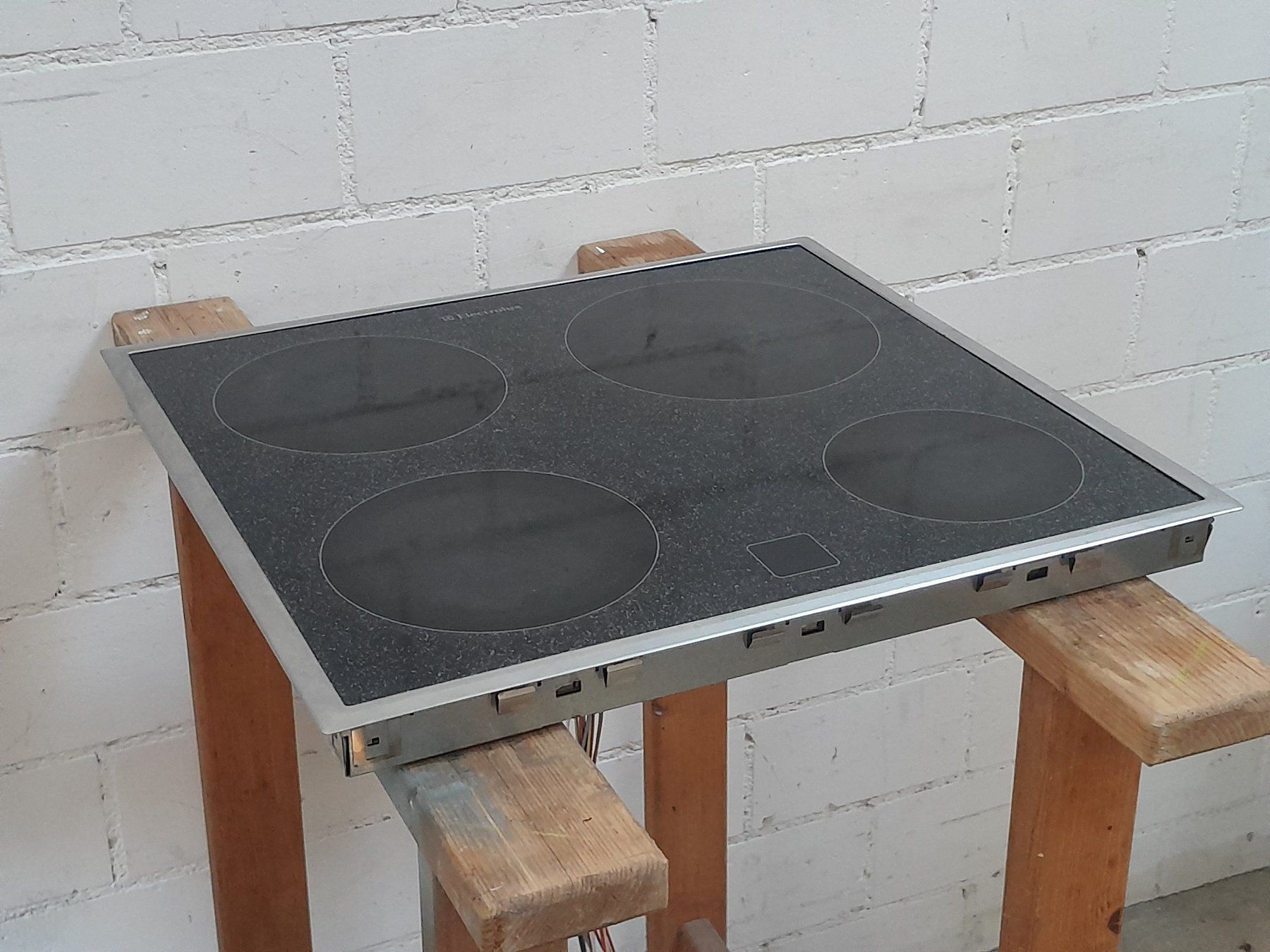V-Zug Cucine: Glaskeramik Kochfeld Elektrolux – Usato da Zürich venduto da raphahello 1