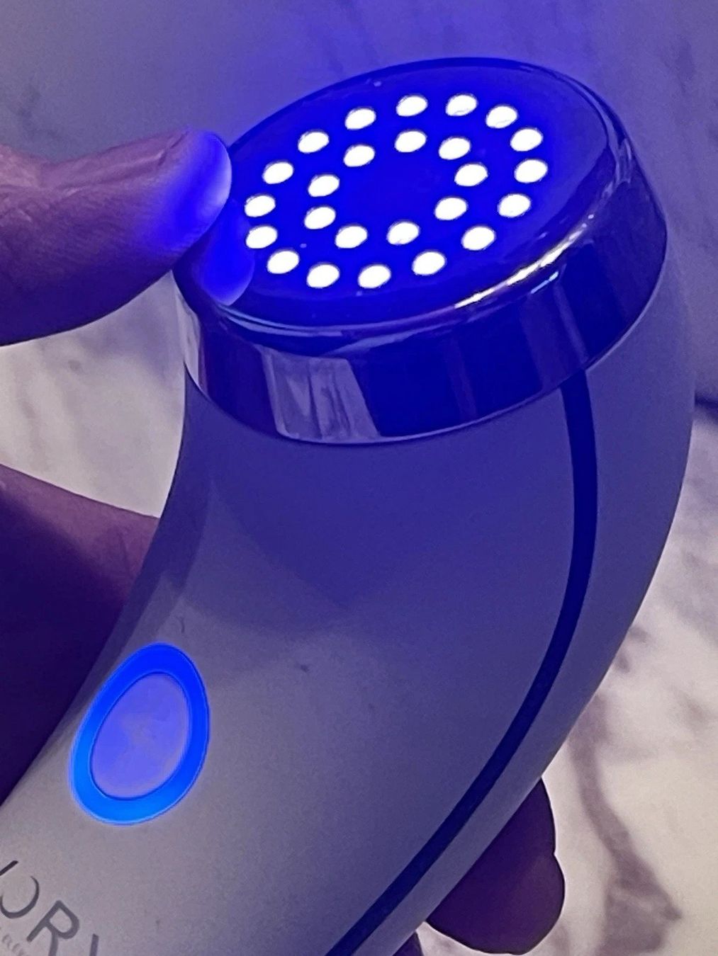 Attrezzature mediche: Ivory by Elevare Skin / Premium LED-Therapiegerät – Usato da Glattbrugg venduto da Me1996 1