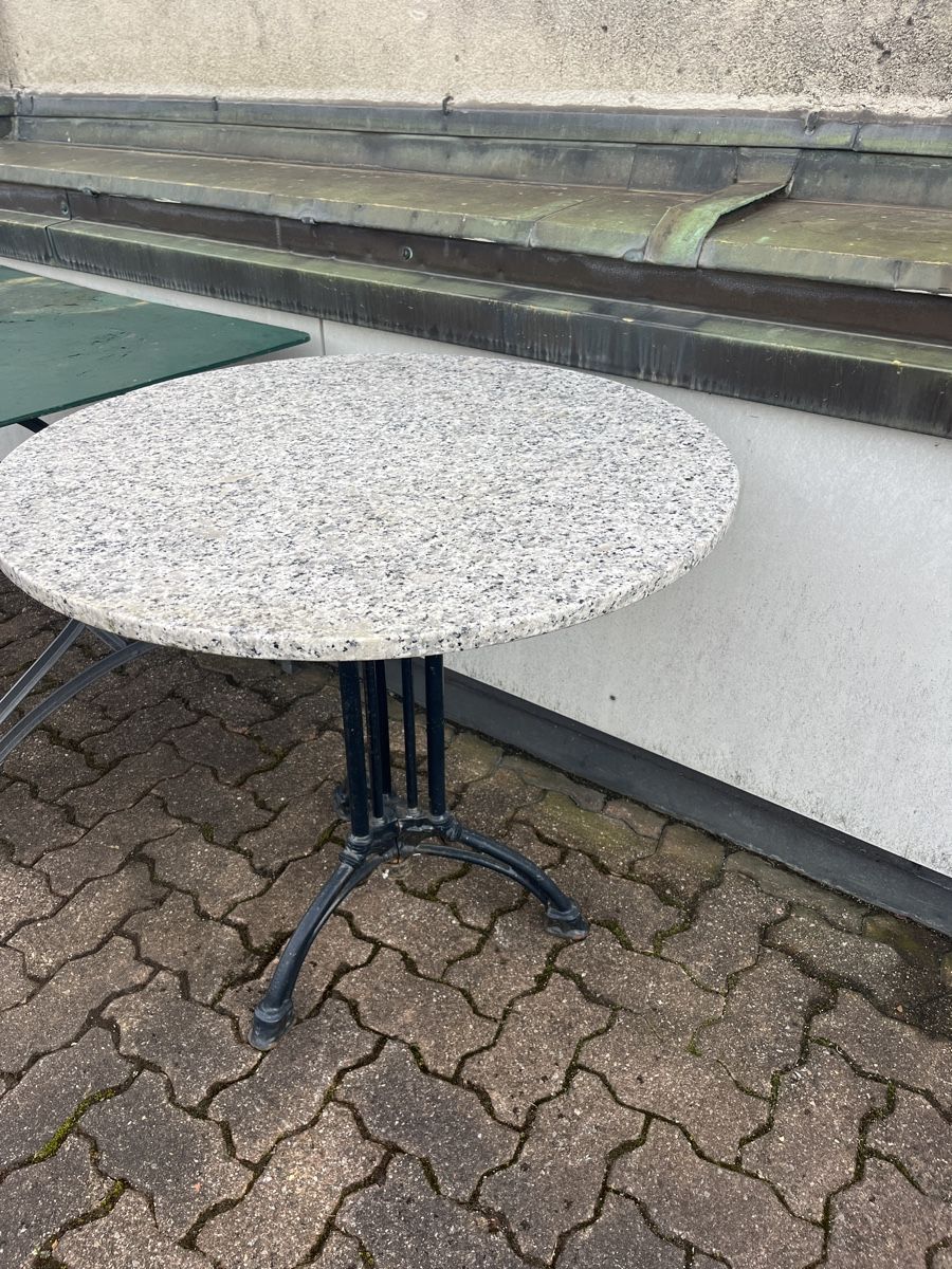 Tavoli: Jugendstil Gartentisch rund Granit Gusseisen – Usato da Zürich venduto da Budulinek123 1