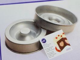 Wilton Heart Cake Pan Set