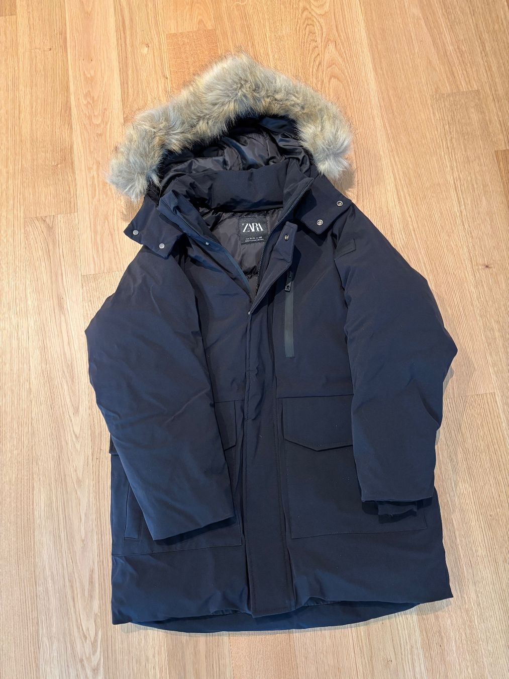 Zara Giacche & Cappotti: ZARA Parka Kinder Gr. 152 schwa... – Nuovo (secondo la descrizione) da Bergdietikon venduto da ki_bro