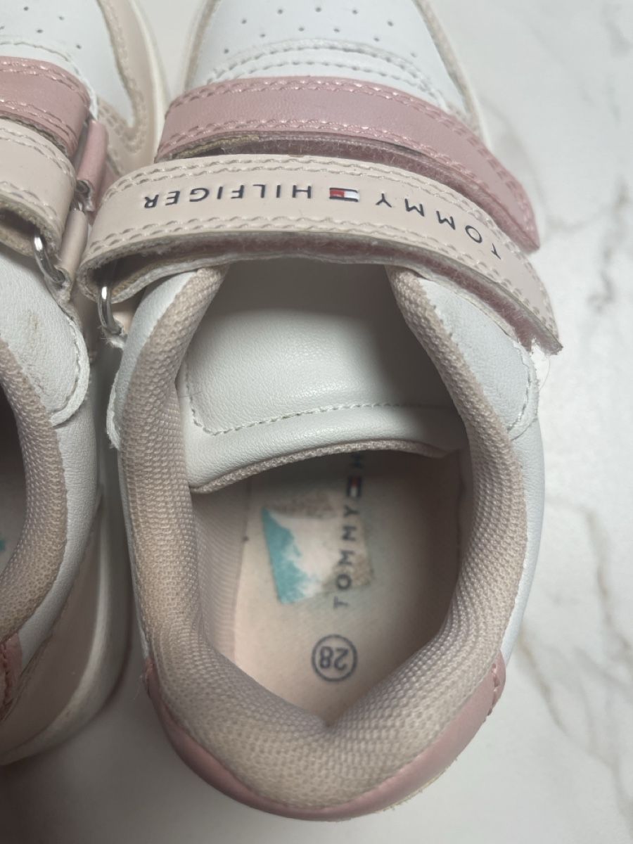 Tommy Hilfiger Scarpe per ragazze: TOMMY HILFIGER Kinder Mädchen Sneaker Grösse 28 – Usato da Täuffelen venduto da Nice800 4