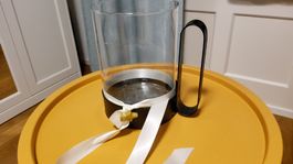 Teelichthalter / Vase mit Henkel und Schleife, 