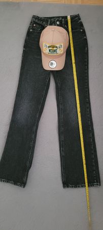 Jeans Stradivariusnoir T 32 & NEW ERA Casquette 9 Forty/Neuf