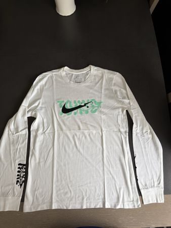Haut Nike blanc 