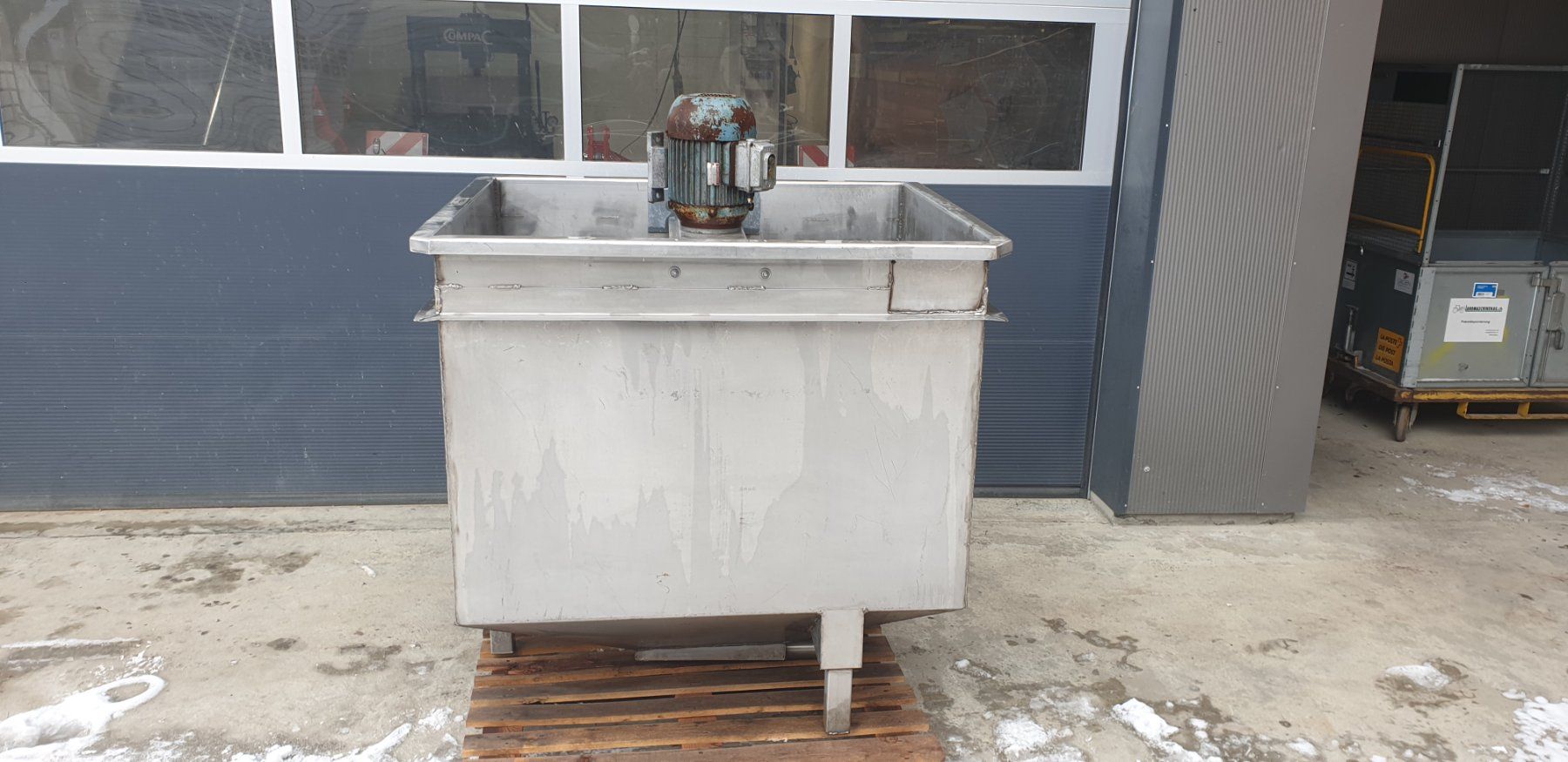 Jacuzzi Whirlpool: Tank, Hot-Pot, Futterstande – Usato da Detligen venduto da habr 1