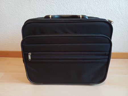 Handgepäck schwarz NEU