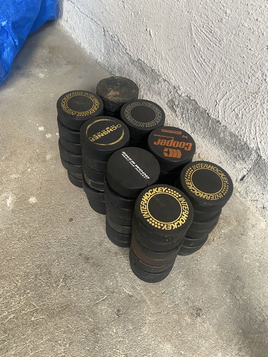 Bälle: Eishockey Puck – Gebraucht aus Richterswil von marco715