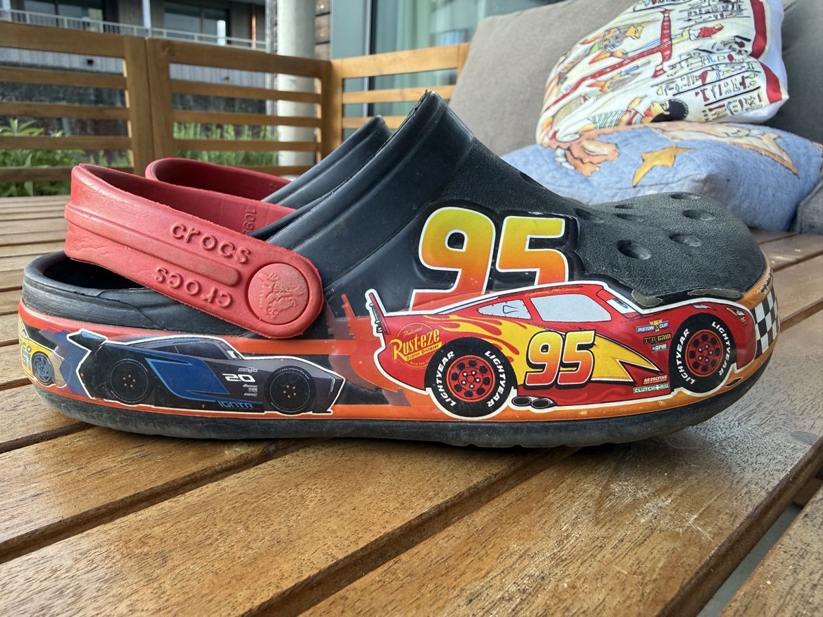 Crocs Scarpe per ragazzi: Crocs 33/34 cars – Usato da Thalwil venduto da val_bm5t