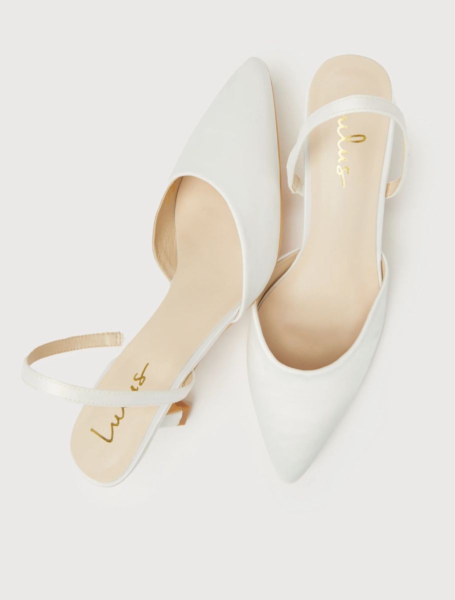 Scarpe da donna: Weisse Satin Pumps – Nuovo e nell'imballaggio originale da Grossdietwil venduto da celineeeee 1