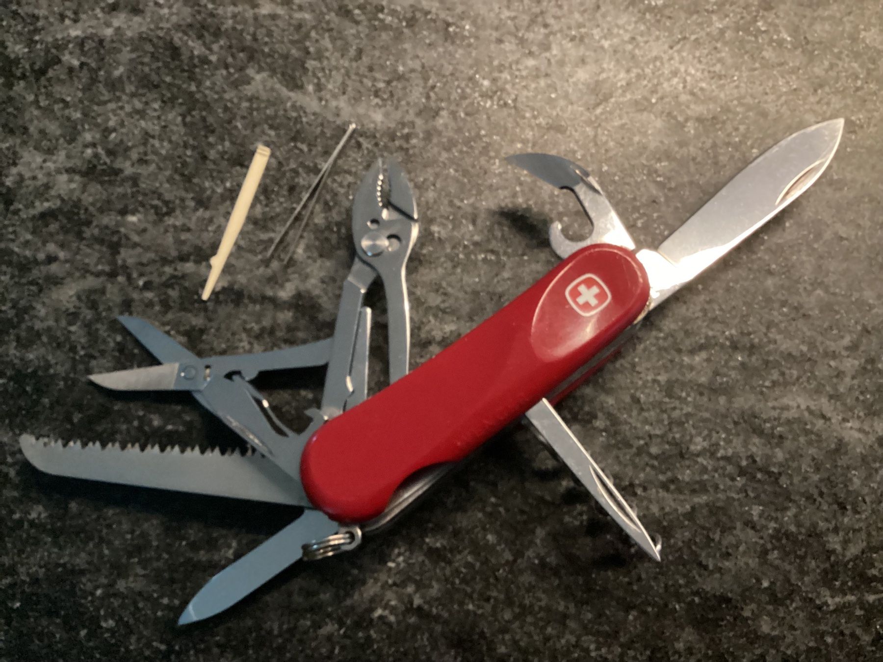 Wenger Taschenmesser: Tolles Wenger Sackmesser "ZANGE SCHERE SÄGE“ Klingensperre – Gebraucht aus Bachenbülach von frifrafrosch