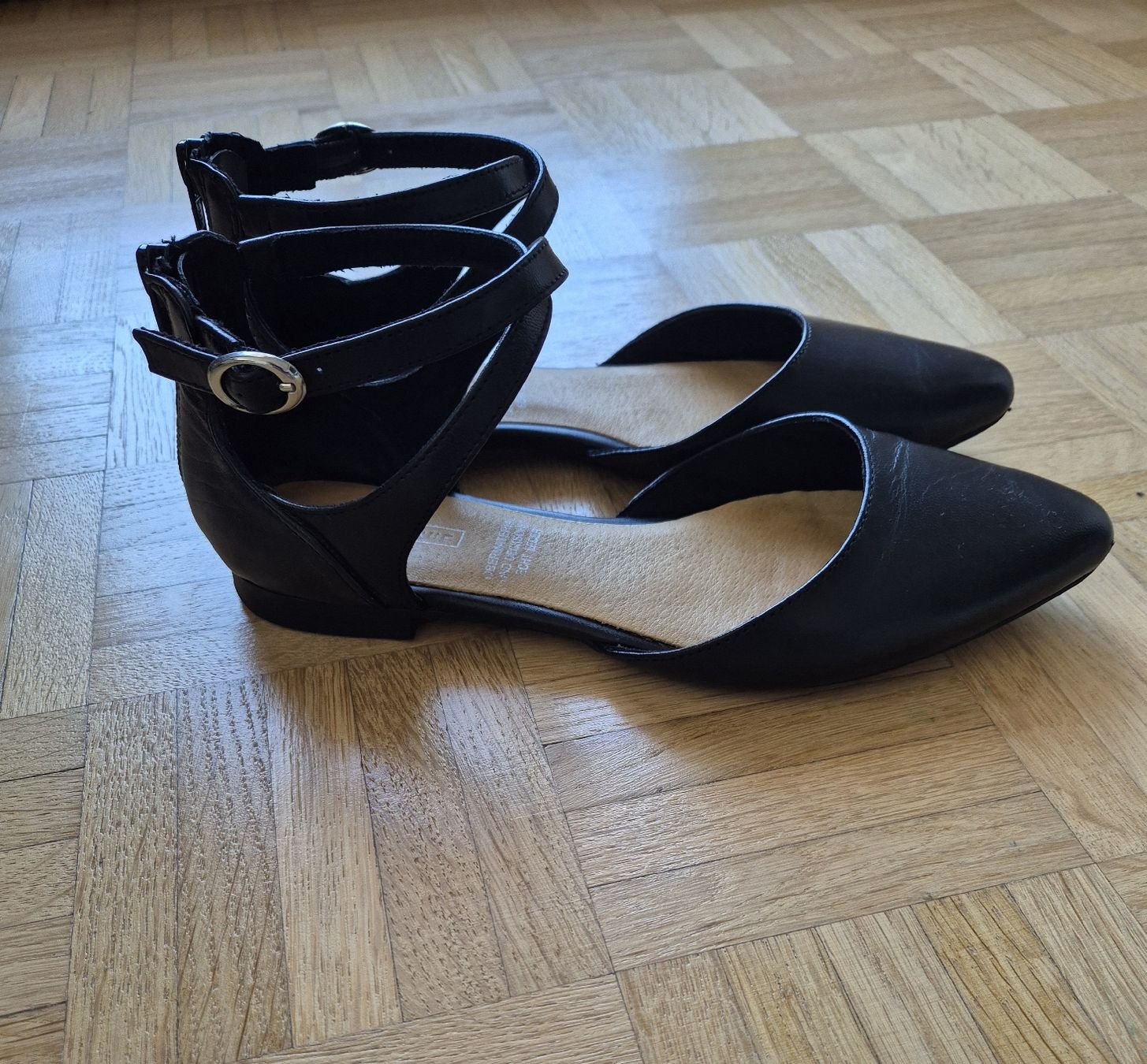 Scarpe da donna: Ballerinas Leder schwarz Gr. 38 – Usato da Fislisbach venduto da kio_x9dg 2