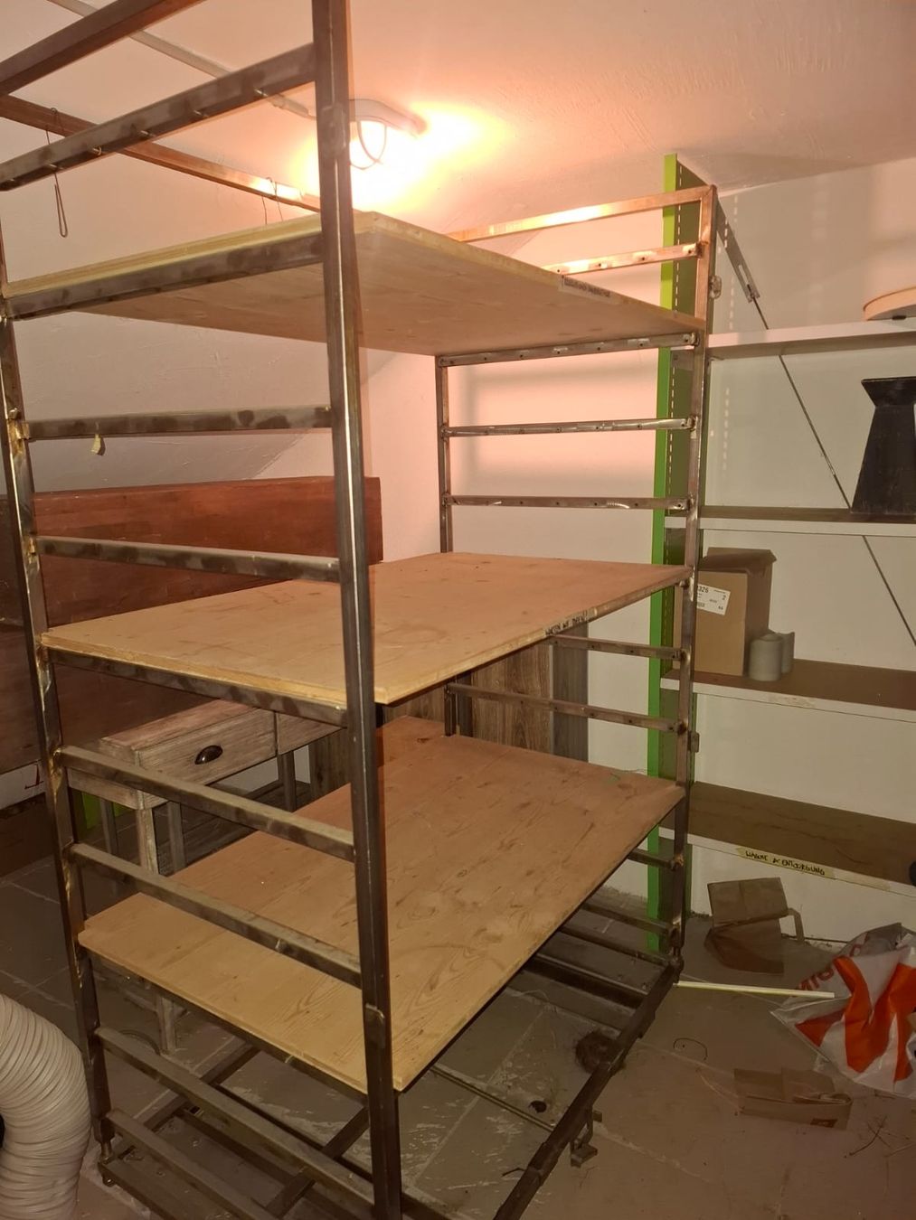 Scaffali: 4 Stk. Lagerregale mit Rollen – Usato da Rüti ZH venduto da kunstreich_8630