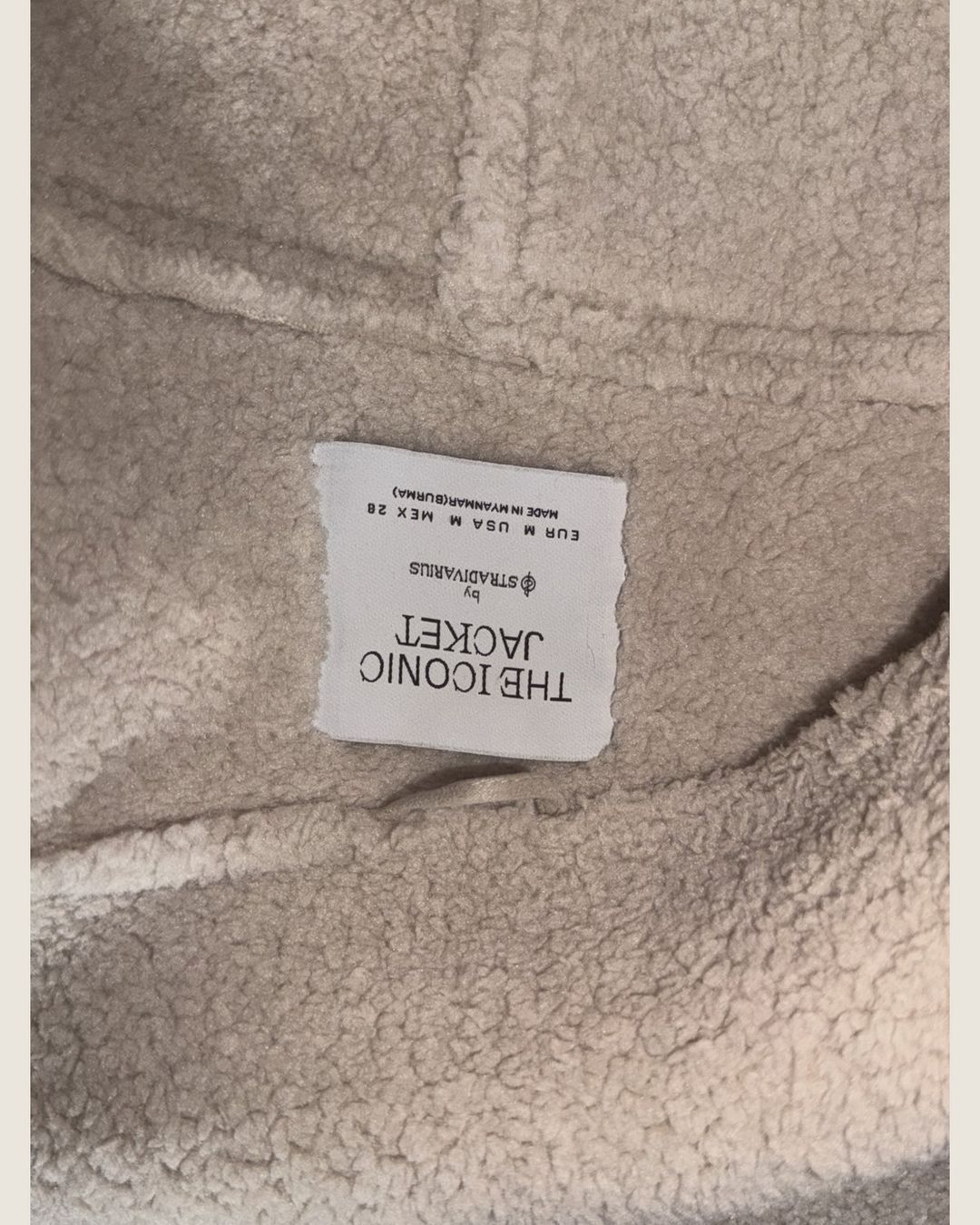Stradivarius Jacken: Beige Teddyjacke – Gebraucht aus Niederuzwil von Lisascloset 3