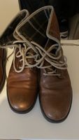 Chaussures montantes en cuir – Taille 43 – Bon état
