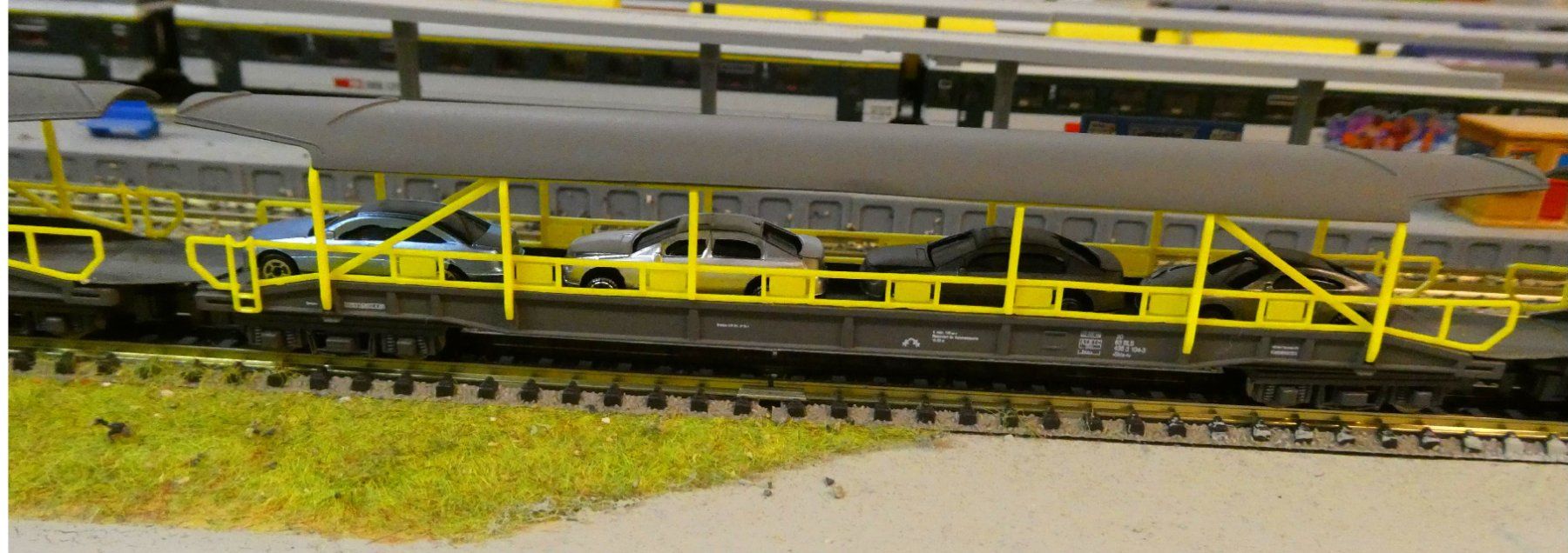 Hobbytrain Modelleisenbahnen: 7 Hobbytrain Autowagen mit 25 PW – Neu (gemäss Beschreibung) aus Rupperswil von Ropi03 4
