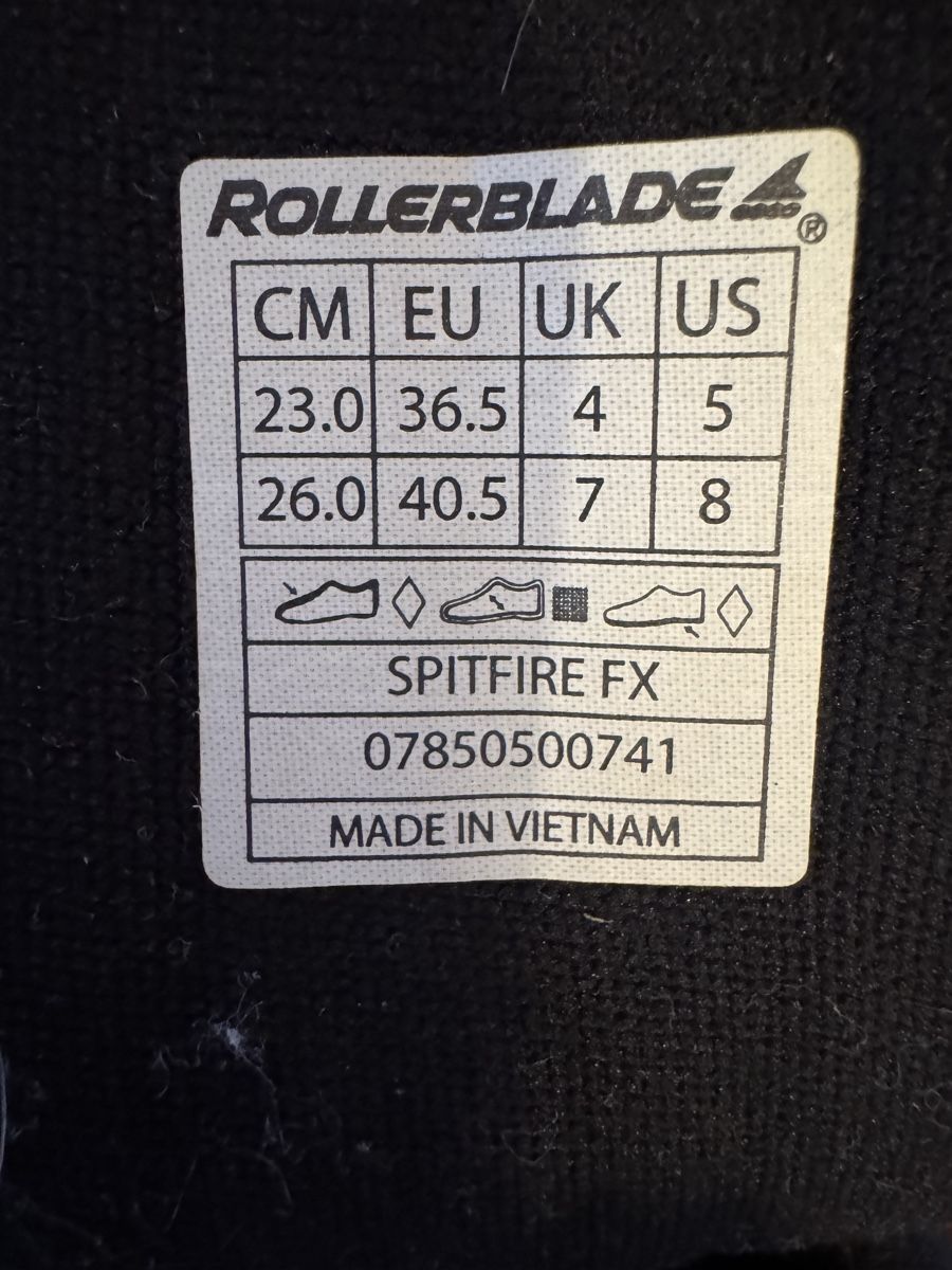 Pattini in linea & Pattini a rotelle: Inline Skates Rollerblade Spitfire used adjustable – Usato da Zürich venduto da Glam08 6