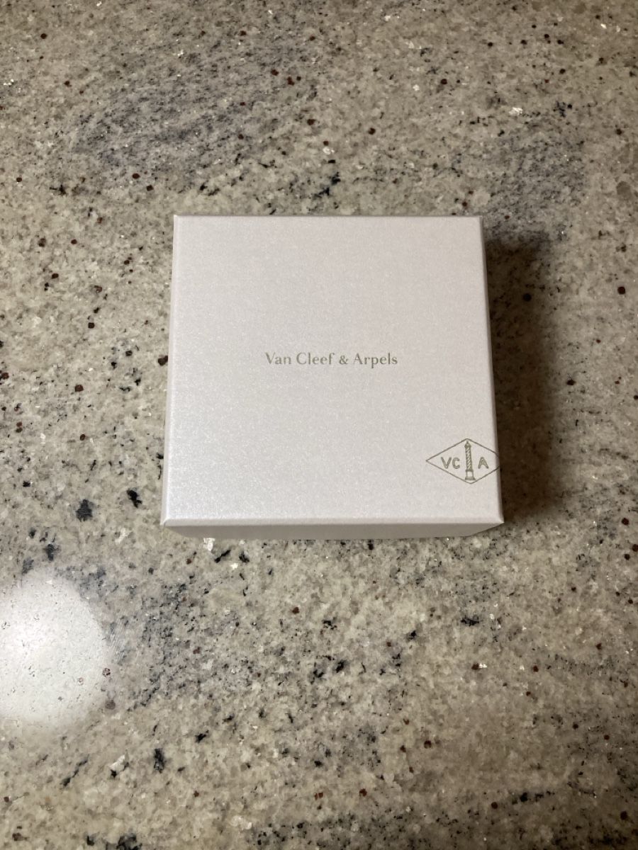 Schmuckkästen: Van Cleef & Arpels Jewelry Box - Original - Small – Neu (gemäss Beschreibung) aus Genève von arisol 3