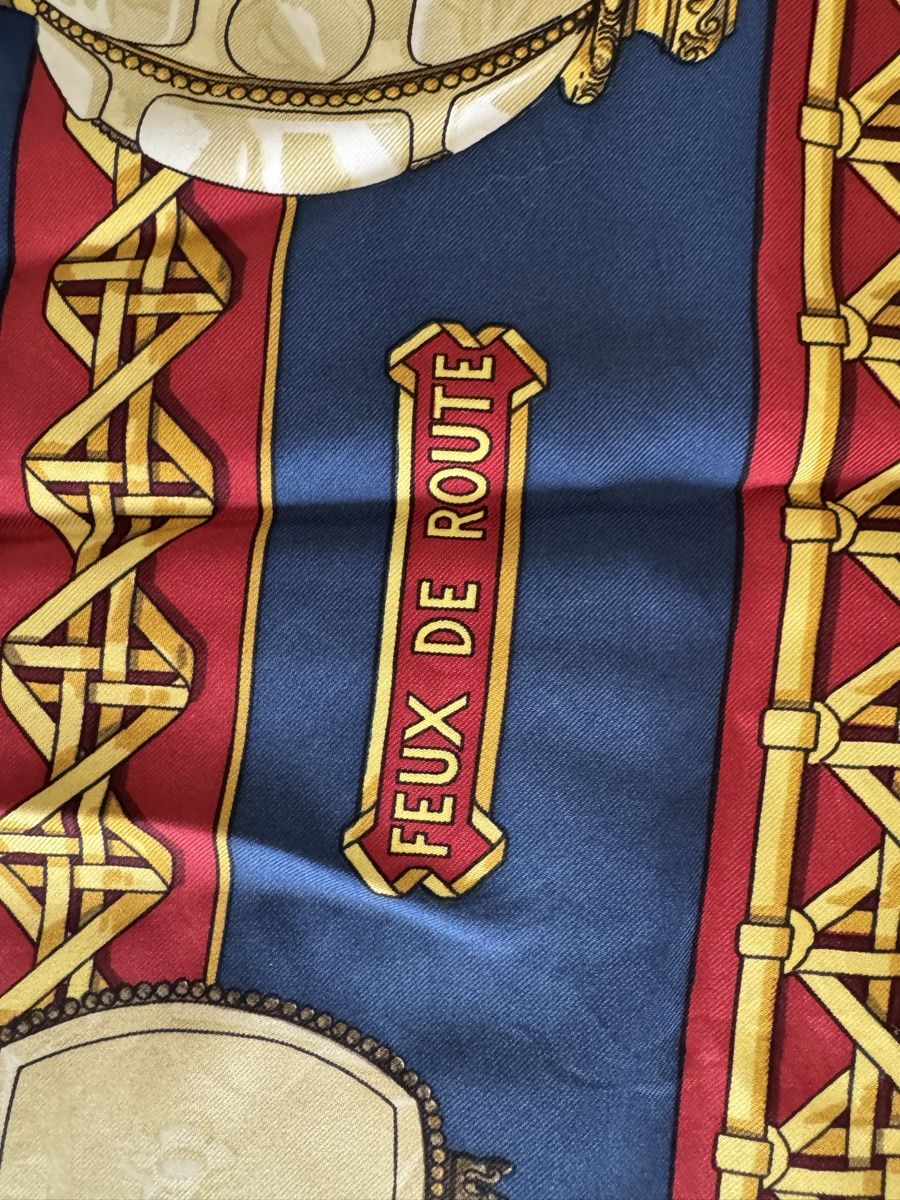 Hermès Foulards, Tücher & Schals: Original Hermes Seide Tuch – Gebraucht aus Belp von Aliya 5
