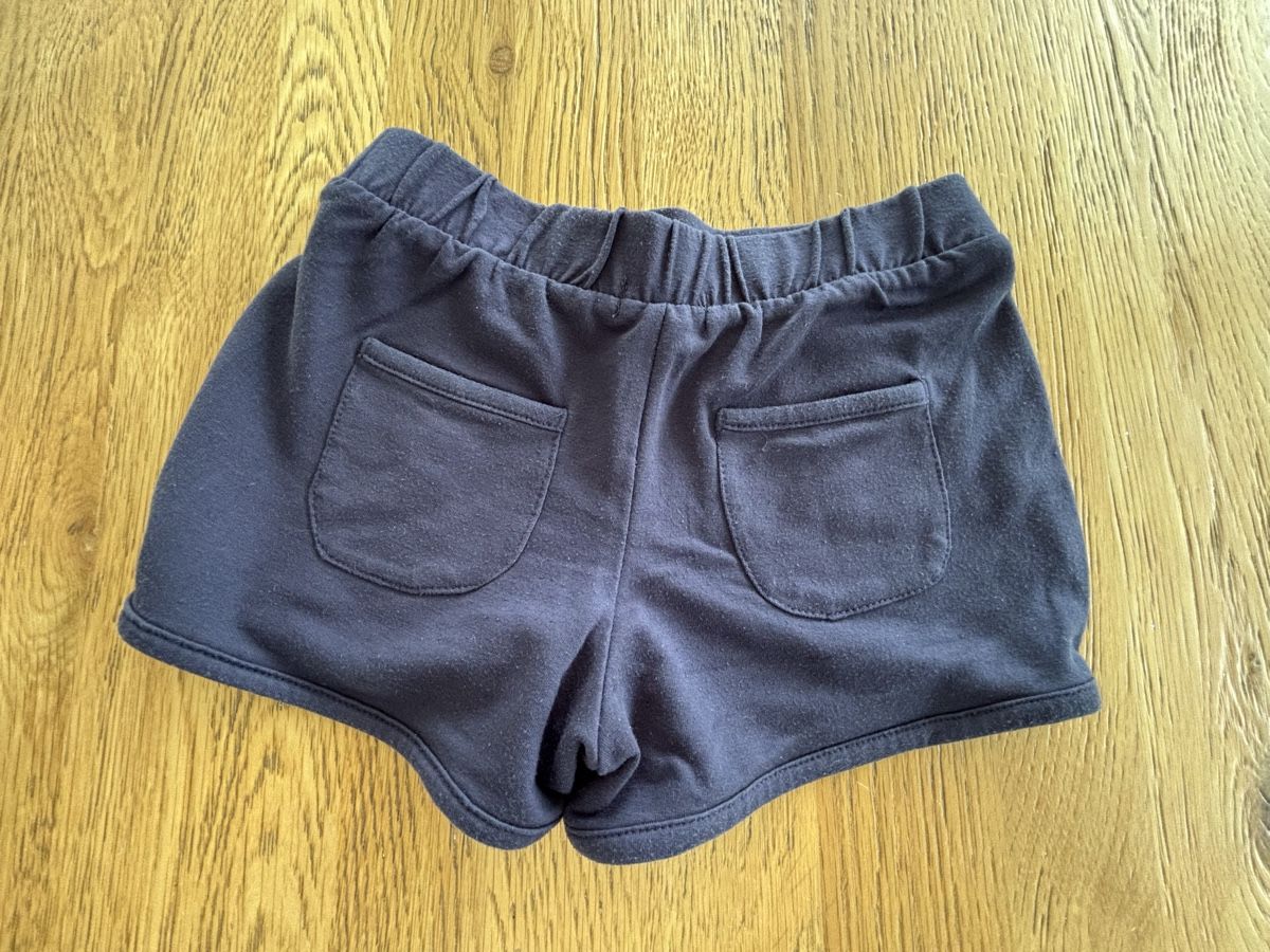Vertbaudet Pantalons: Short fille Vertbaudet 7 ans – D'occasion à Bellmund par Celnog 1