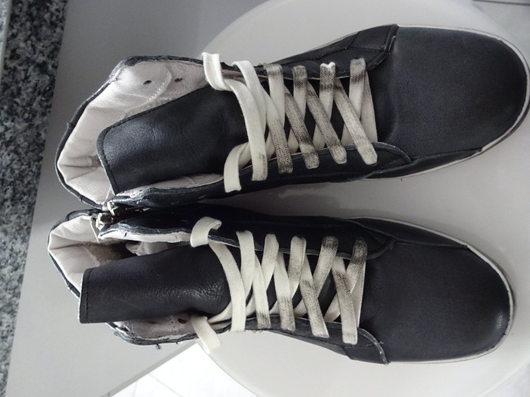 Damenschuhe: Neu Leder Sneaker Gr.40 mit Nieten – Neu und originalverpackt aus Sisseln AG von Flohmix 3