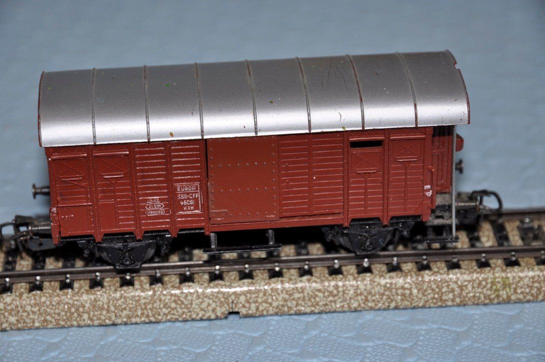 Märklin Modellini di ferrovie: Märklin Gedeckter Güterwagen – Usato da Niederscherli venduto da lama8567 1