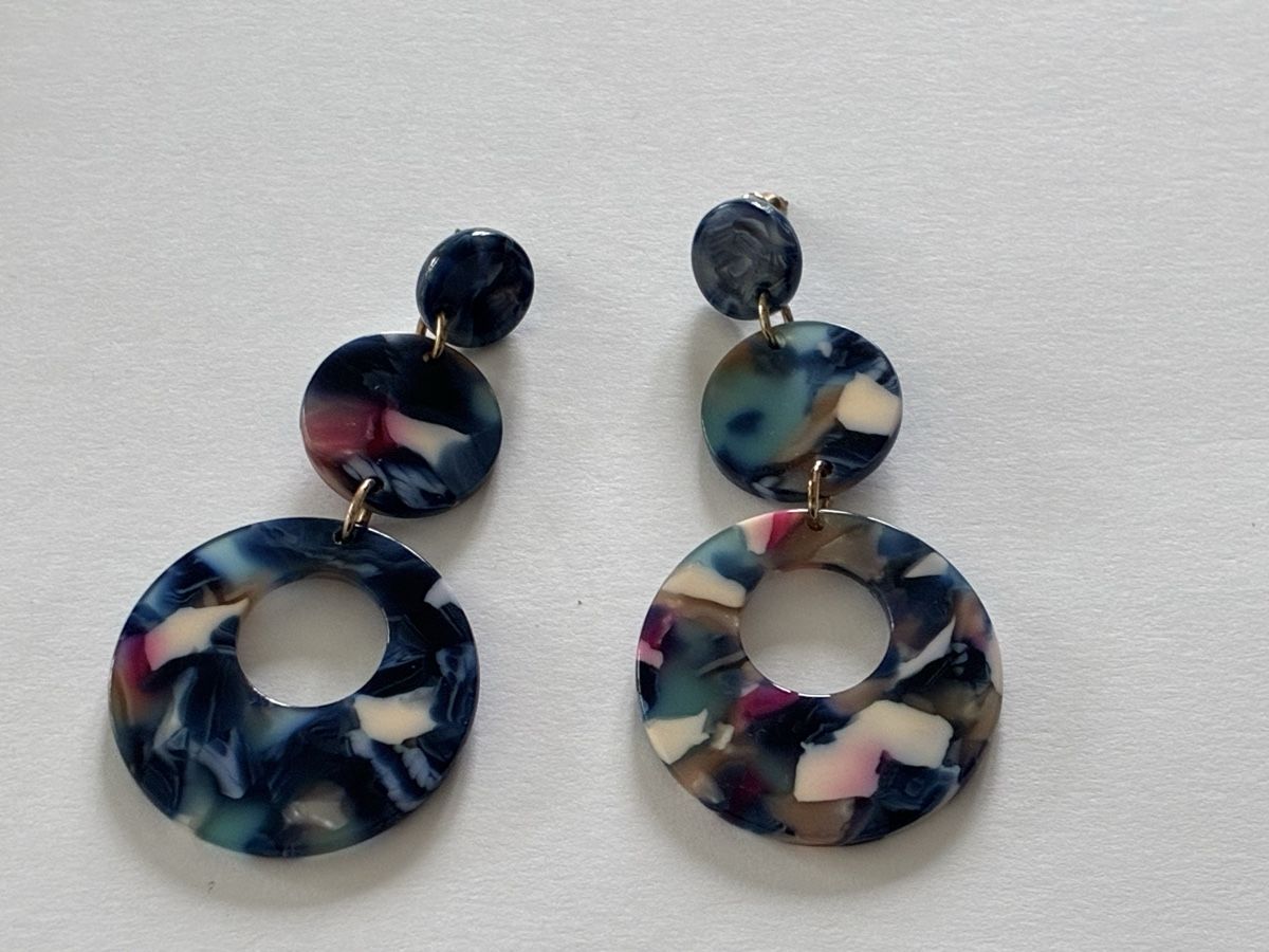 Orecchini pendenti & Orecchini a lobo: Earrings resin multi-coloured round like new condition – Usato da Basel venduto da cat_sq5m 2