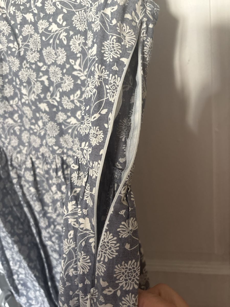 C&A Robes: Kleid Yessica Blumenmuster Grau Grösse 44  – D'occasion à Affoltern am Albis par Cmara 3