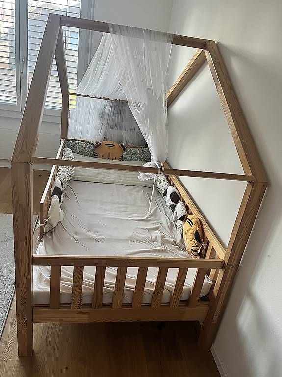 Letti: Kinder-Hausbett inkl. Matraze – Usato da Langenthal venduto da psa_9tlt 1