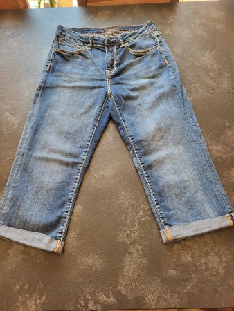 NEUWERTIGE, lässige 3/4 Jeans/ Gr.36