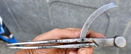 antiker Bogenzirkel mit Verzierungen Länge 23cm geschmiedet