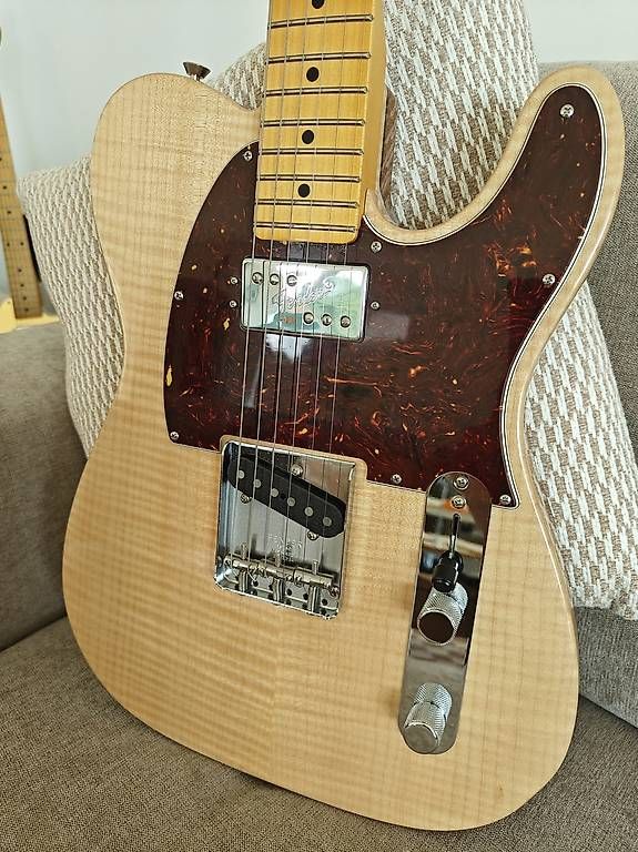 Fender Strumenti musicali: Fender Rarities Series Flame Maple Top Chambered – Nuovo (secondo la descrizione) da Apples venduto da Lozannois 3