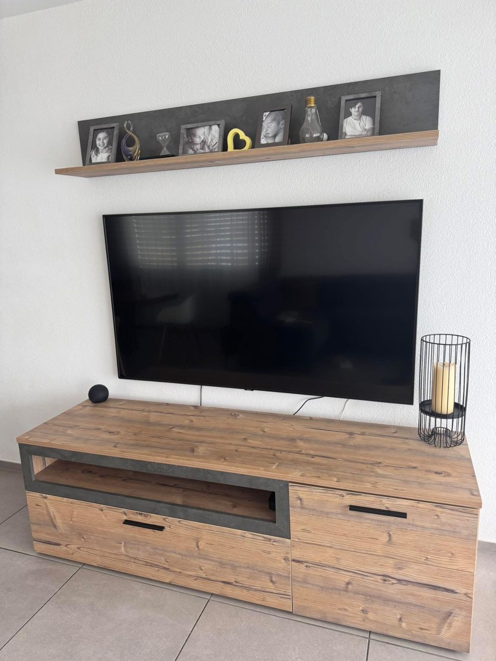 Mobili TV: TV-Möbel / Sideboard mit Wandregal – Usato da Eschlikon TG venduto da ann_rc98