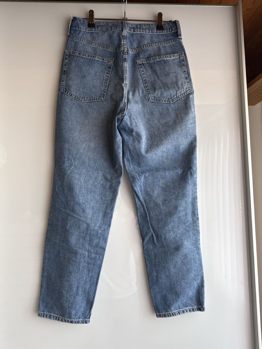 H&M Jeans: H&M Divided Jeans mit Strasssteinen Grösse 36 – Gebraucht aus Buchs AG von tifena 1