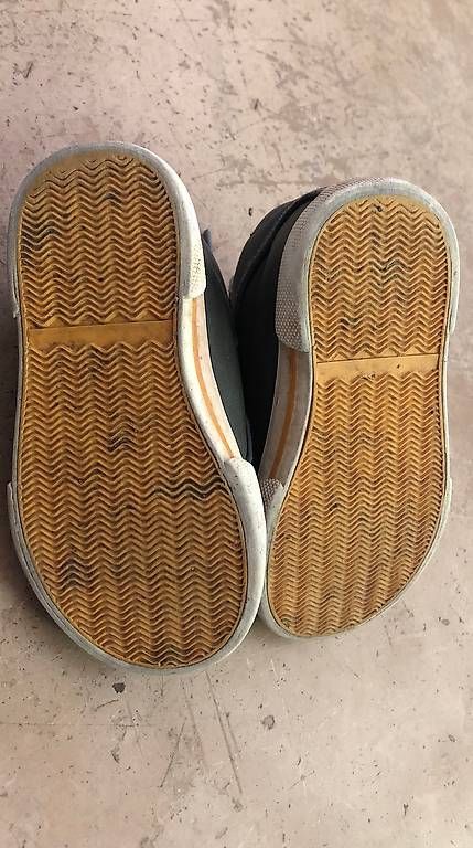 Vertbaudet Scarpe da uomo: Kinderschuhe Gr. 23 Vertbaudet – Usato da Regensdorf venduto da Piritatti 4