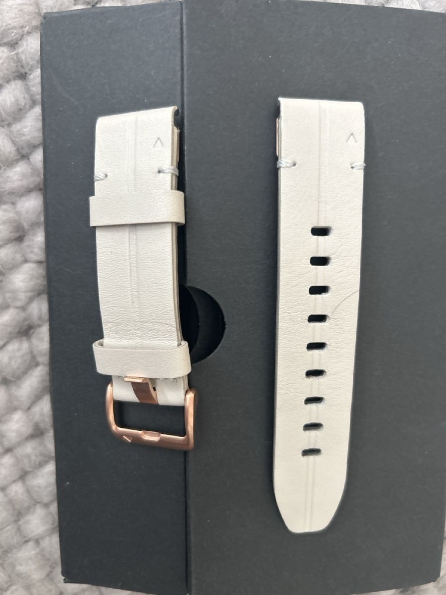 Garmin Orologi: Garmin Armband Leder Beige/RosegoldSchnellwechsel NEU – Nuovo e nell'imballaggio originale da Jenins venduto da Pocahontas013 1