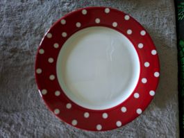Wunderschöner Tüpfli-Teller aus Keramik, neuwertig