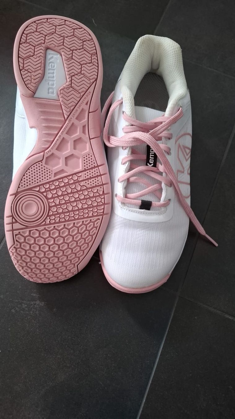 Scarpe per ragazze: Kempa Gr. 38 Neuwertig – Nuovo (secondo la descrizione) da Sursee venduto da Ventiduese