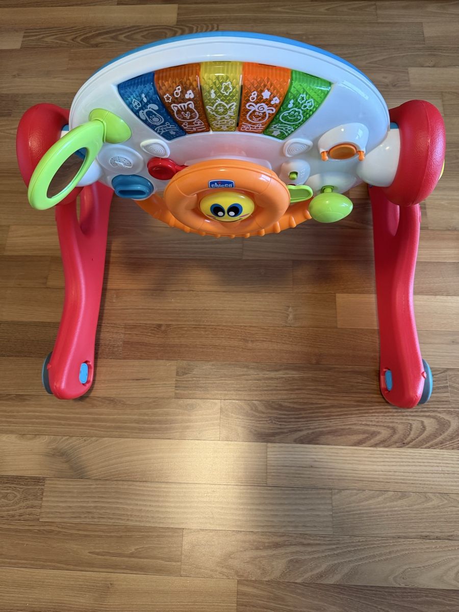 Chicco Giocattoli: Chicco Musik Activity Laufhilfe – Usato da zürich venduto da skychef