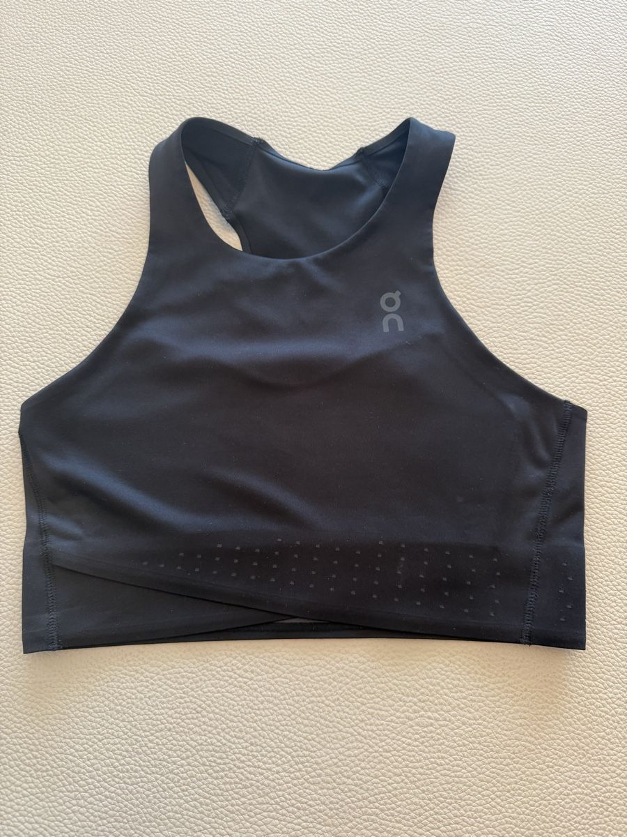 Top: On Race Crop Running Top S – Nuovo (secondo la descrizione) da Oberwil-Lieli venduto da Claudine_1988 3