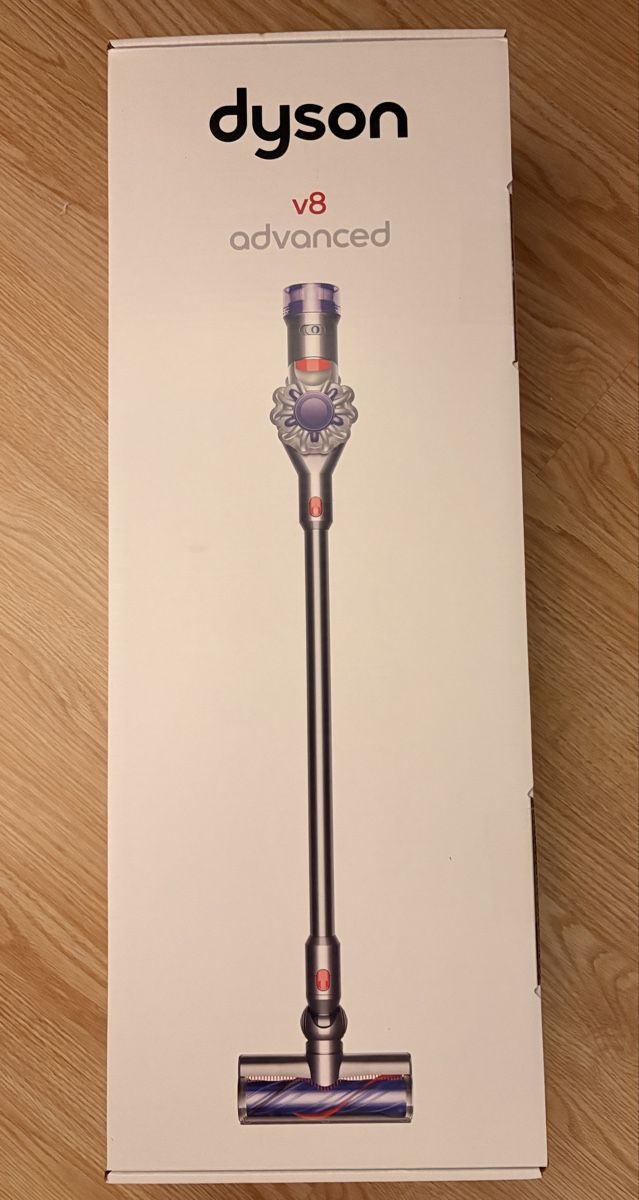 Dyson Aspirapolveri & Accessori: Dyson V8 Advanced Vacuum - Brand New  – Nuovo e nell'imballaggio originale da Würenlingen venduto da ned_b6px 1