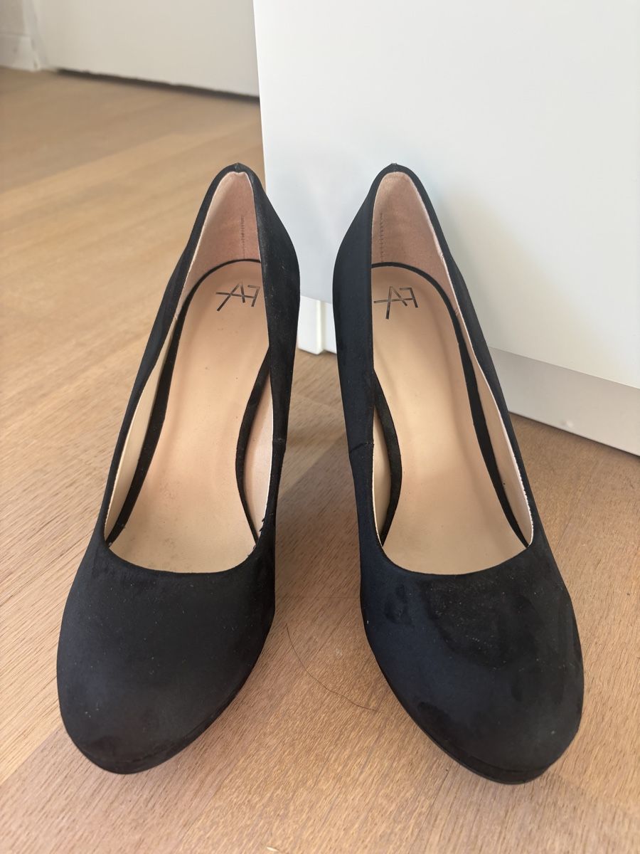 Chaussures femmes: Pumps schwarz Kunstleder – D'occasion à Bern par Janina.Leandra