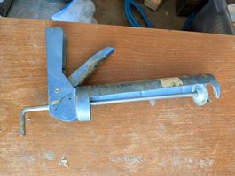 Pistolet à silicone/mastic robuste - Bon état!