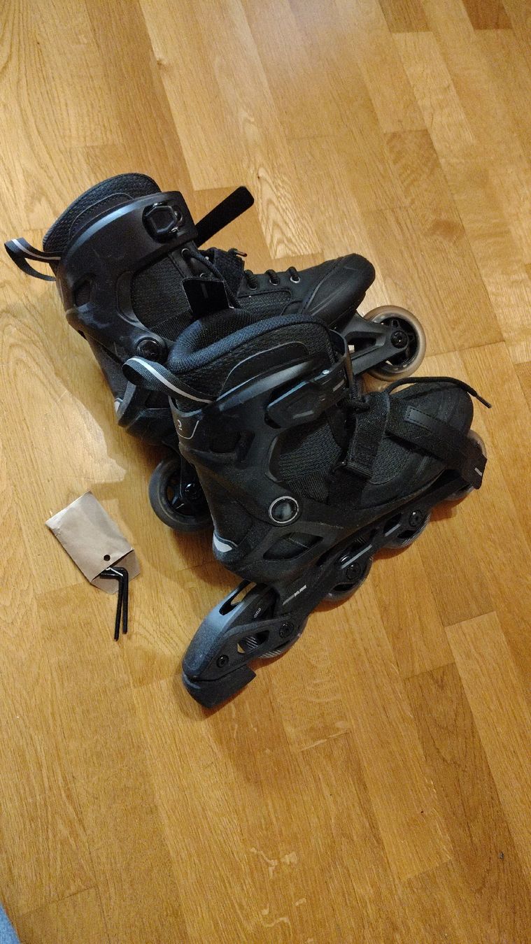 Pattini in linea & Pattini a rotelle: Rollers patins neuf ! – Nuovo (secondo la descrizione) da Chernex venduto da ced_zt5y 4
