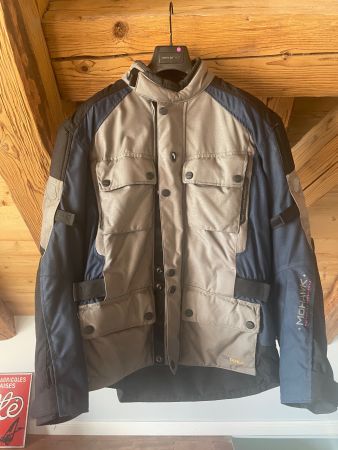 Veste moto Mohawk en très bonne état. Taille M