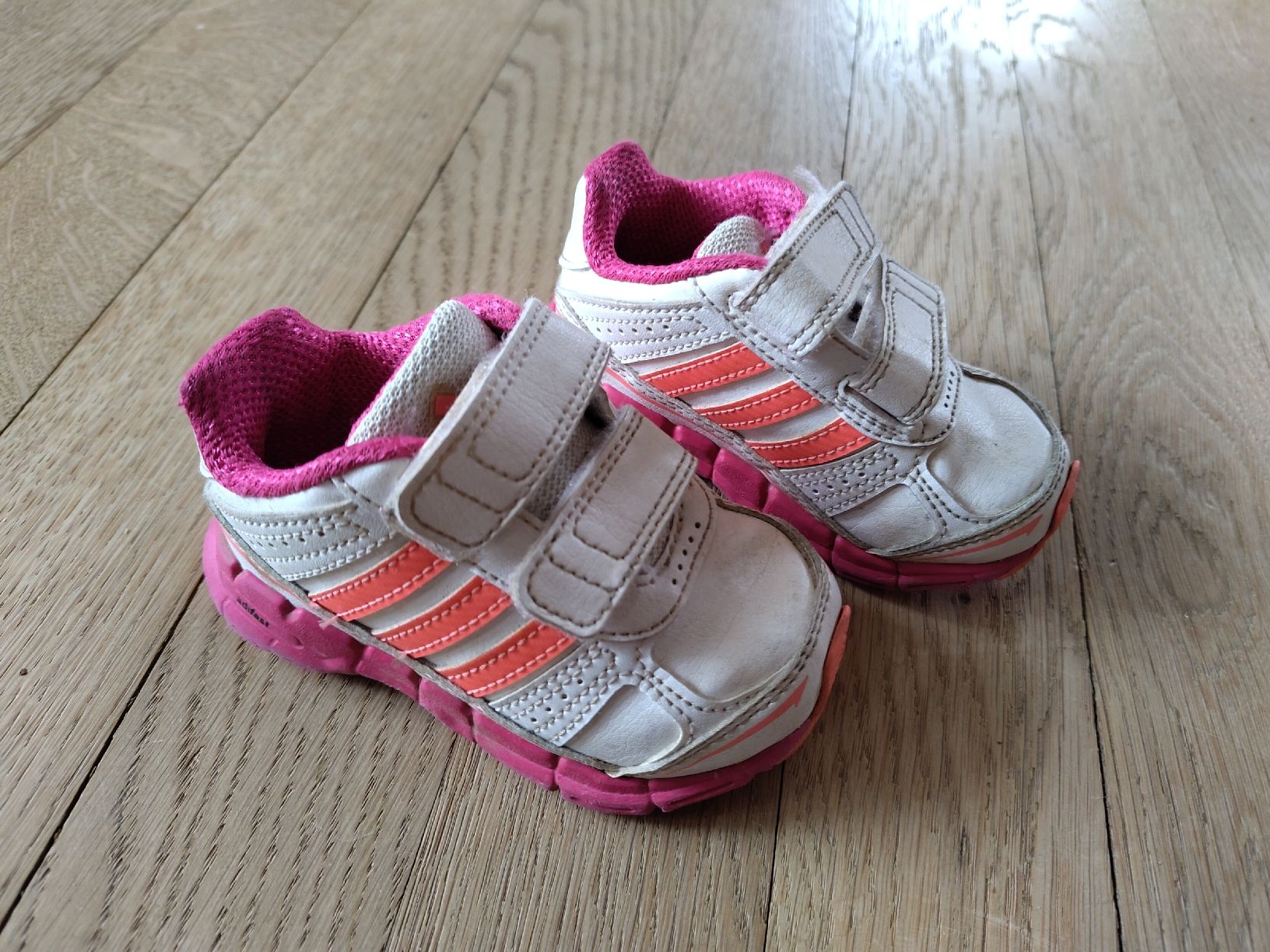 Scarpe per ragazze: Adidas Sneakers, Gr. 20 – Usato da St. Gallen venduto da Wysi