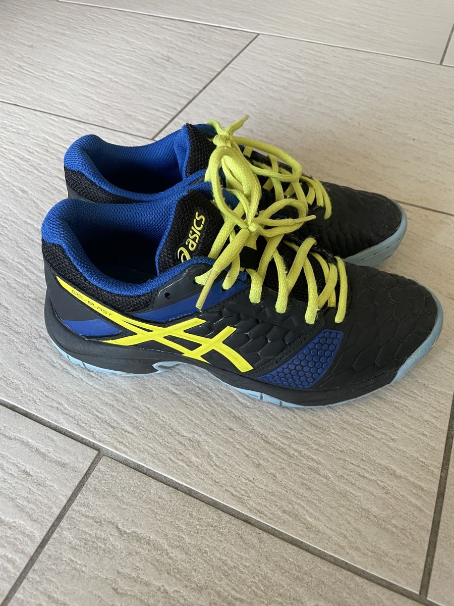 Asics Schuhe für Jungen: Asics Turnschuhe – Gebraucht aus Brüttisellen von kormanb
