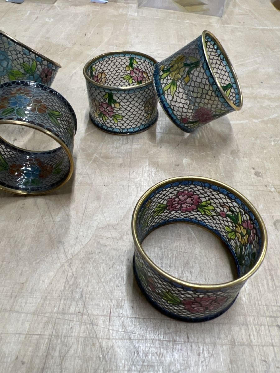 Altro in Decorazioni & Accessori: 8 edle Serviettenringe, Blumenmuster – Usato da Perlen venduto da Chregle1 2