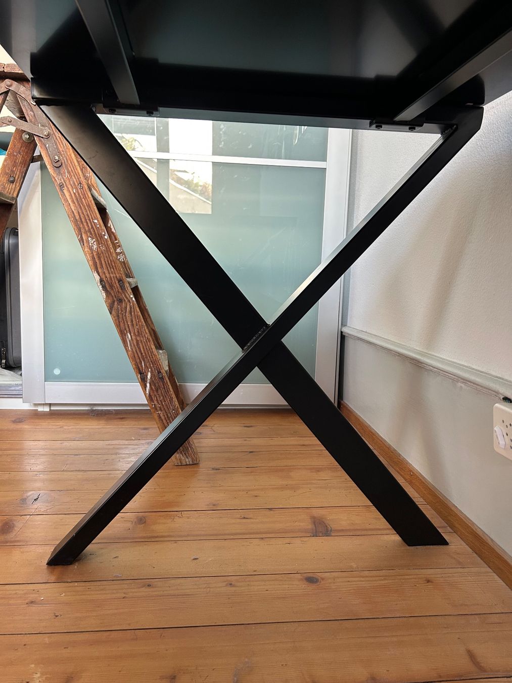 Scrivanie: Grosser Pult – Usato da Binningen venduto da dja_qc2x 4